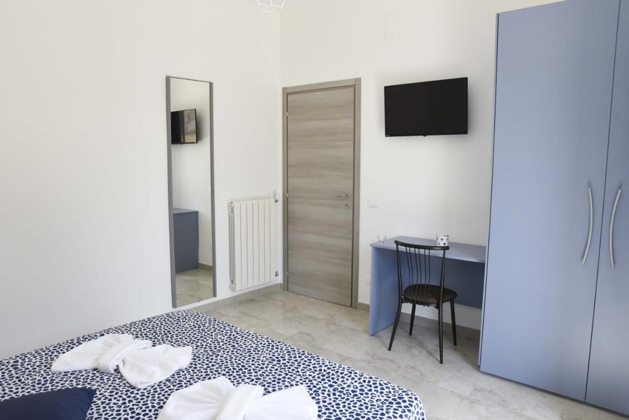 La Casa Del Gabbo Hotel Monopoli Buitenkant foto