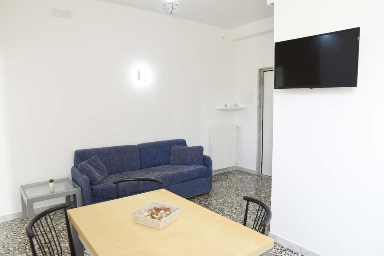 La Casa Del Gabbo Hotel Monopoli Buitenkant foto