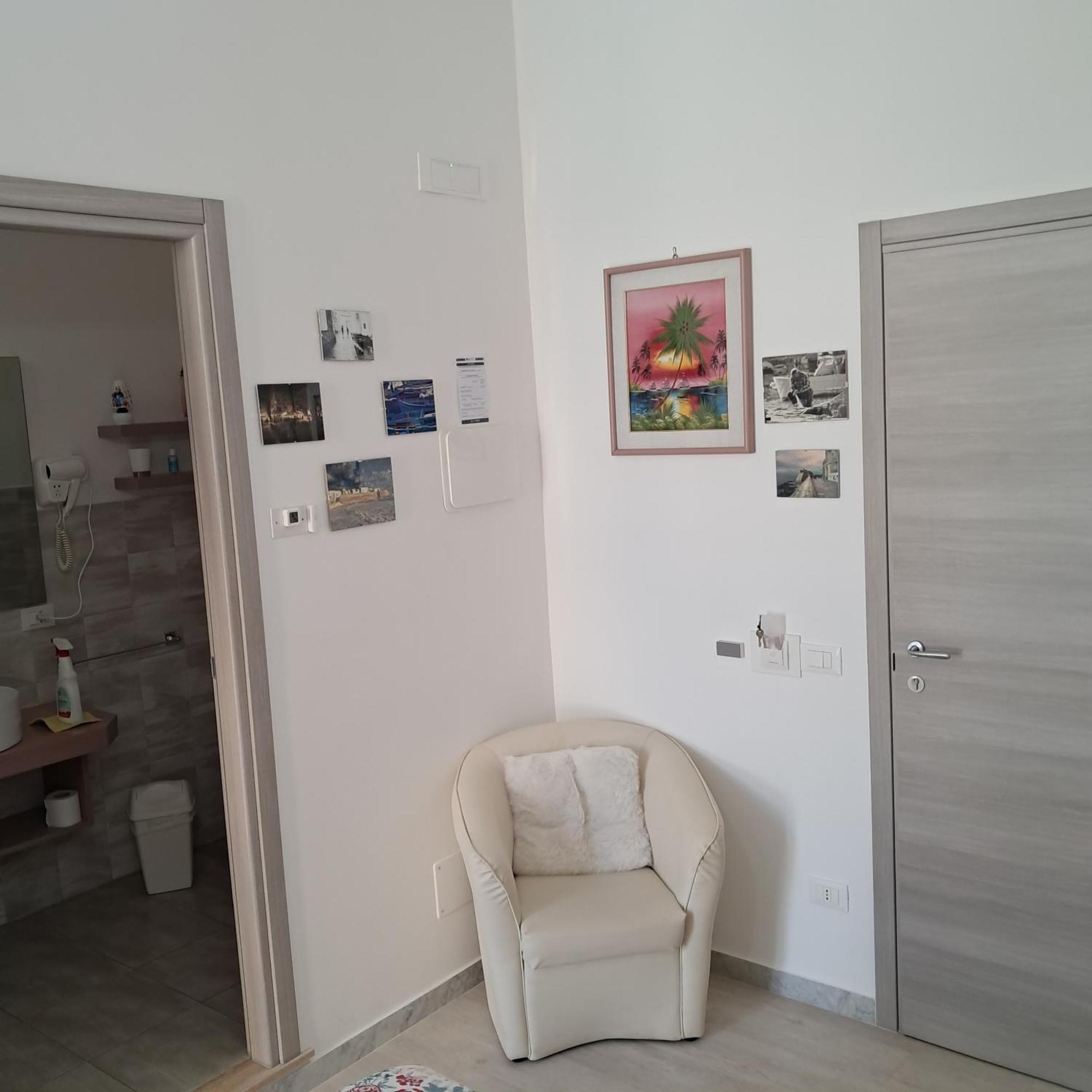 La Casa Del Gabbo Hotel Monopoli Buitenkant foto