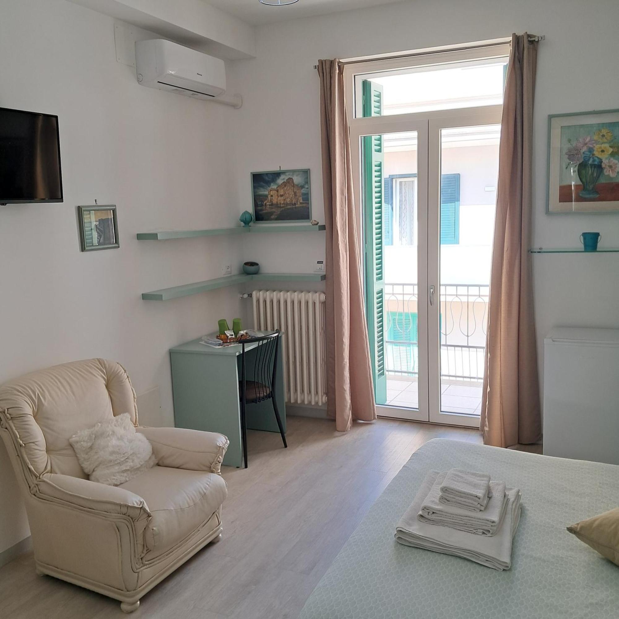 La Casa Del Gabbo Hotel Monopoli Buitenkant foto